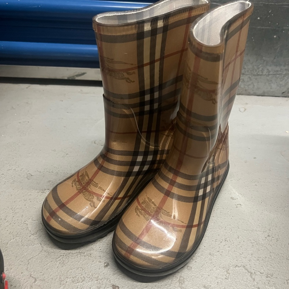 Plaid Rain Boots girls size 31/32 (burberry)